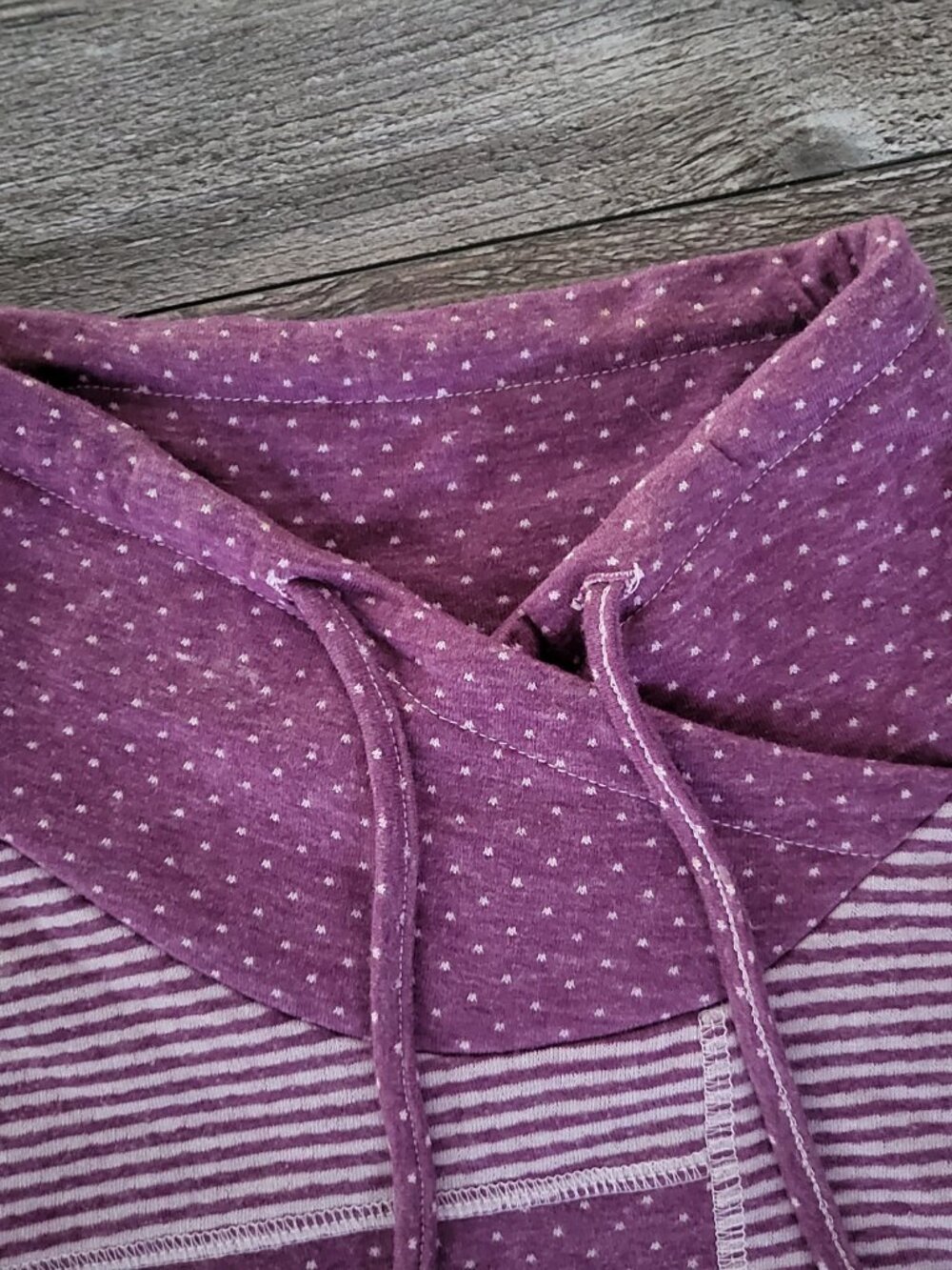 Plum Polka Dot Pullover M - Picture 8 of 12
